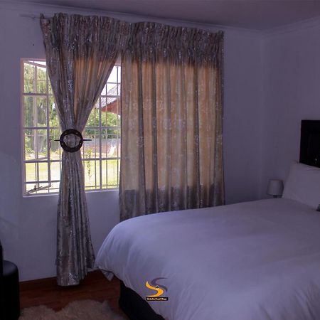 Simbasun Cottages Midrand Exterior foto
